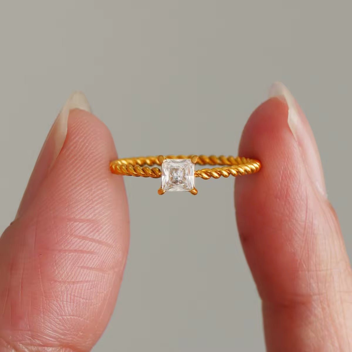 Noemi Ring - David Omo