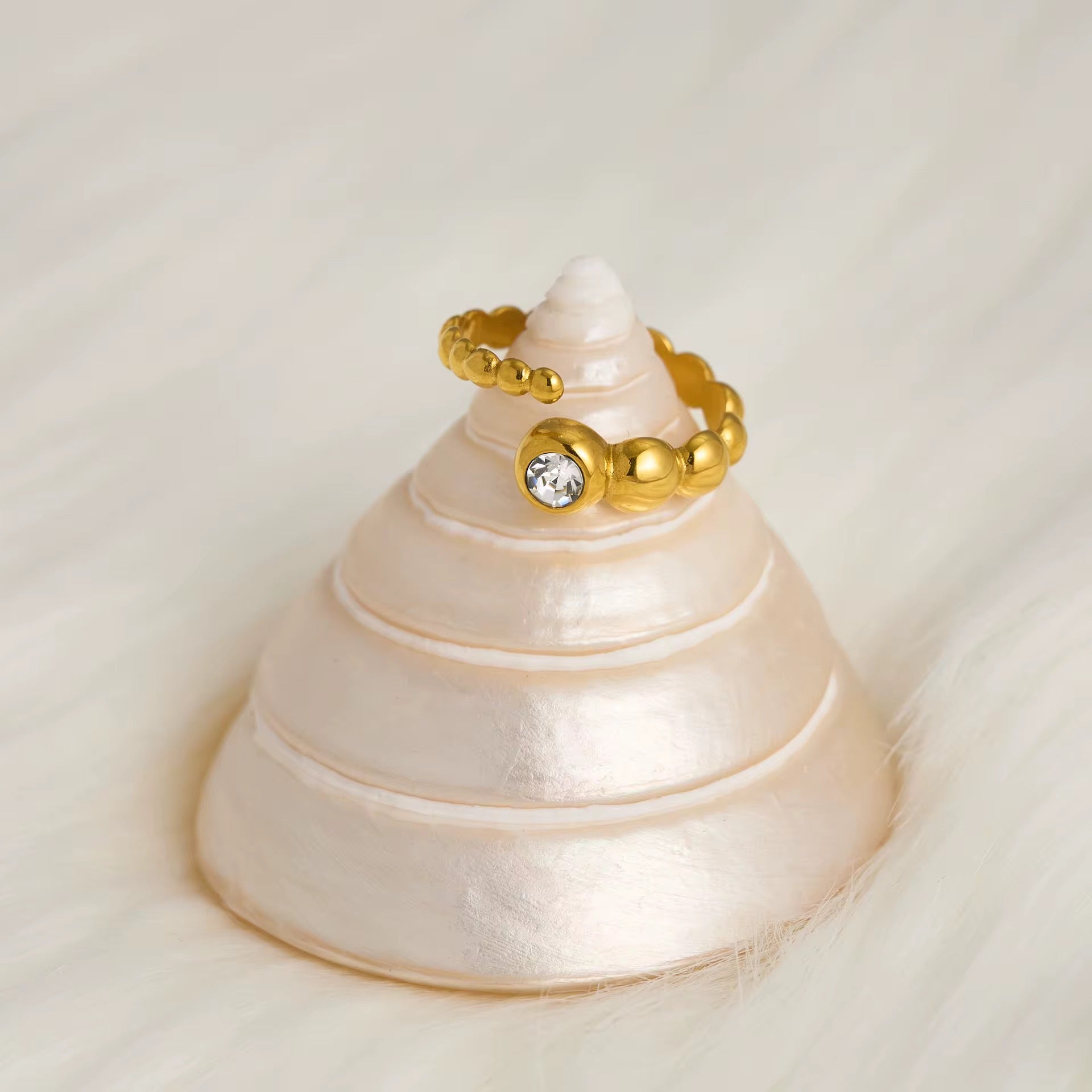 Ellaria Ring Gold - David Omo